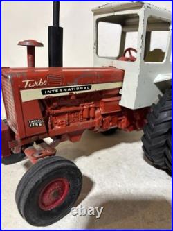 VINTAGE INTERNATIONAL 1256 TRACTOR WF DUALS CAB 1/16th IH Front Weights