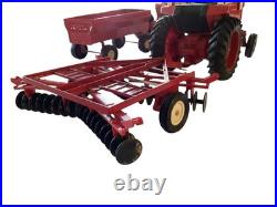 VTG ERTL International Harvester 1586 Tractor Hay Wagon Tractor Cab Disc Plow