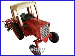 VTG ERTL International Harvester 1586 Tractor Hay Wagon Tractor Cab Disc Plow