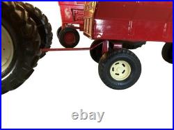 VTG ERTL International Harvester 1586 Tractor Hay Wagon Tractor Cab Disc Plow