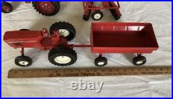 VTG ERTL International Harvester 1586 Tractor Hay Wagon Tractor Cab Disc Plow