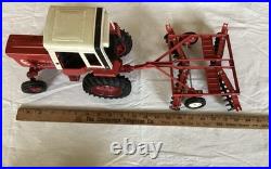 VTG ERTL International Harvester 1586 Tractor Hay Wagon Tractor Cab Disc Plow
