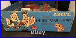 Vintage 1970 Blue box International IH Farm Set # 5007 1/32 scale