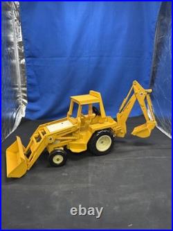Vintage 1970 ERTL CO. International Harvester Backhoe 1/16 Metal Good Condition