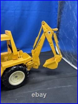 Vintage 1970 ERTL CO. International Harvester Backhoe 1/16 Metal Good Condition