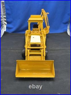 Vintage 1970 ERTL CO. International Harvester Backhoe 1/16 Metal Good Condition