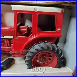 Vintage 1990 Ertl 1/16 scale International Harvester 1466 Turbo special edition