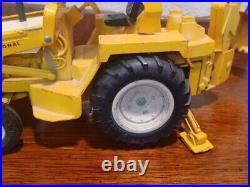 Vintage ERTL 116 Scale International Harvester Tractor Loader Backhoe #472
