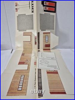 Vintage ERTL 1/64 International Harvester 1086 Dealership Play Set With Building