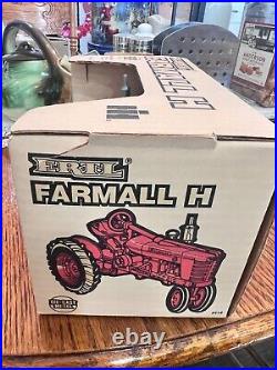 Vintage ERTL Farmall H Tractor, Red 1/16 Scale 1986 #414