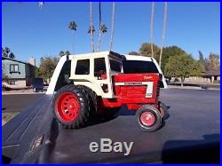 Vintage ERTL IH International 1466 Cab Duals 1/16th Scale Farm Toy Tractor