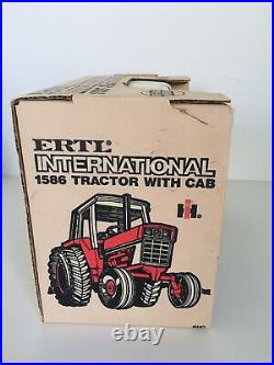 Vintage ERTL IH International Harvester 1586 Tractor with Cab 1/16 scale, NIB