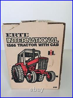 Vintage ERTL IH International Harvester 1586 Tractor with Cab 1/16 scale, NIB