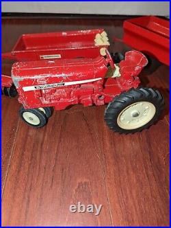 Vintage ERTL International Harvester Diecast Toy Tractor Red Steerable 4pc Set