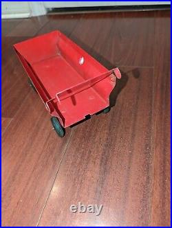 Vintage ERTL International Harvester Diecast Toy Tractor Red Steerable 4pc Set