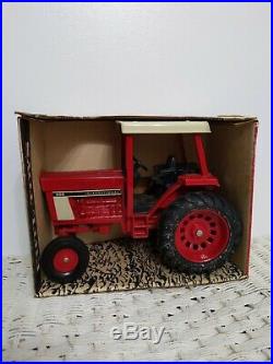 Vintage ERTL International Harvester IH 886 Tractor 1/16 Tractor Toy Farm