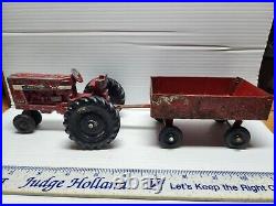 Vintage ERTL International Harvester IH Farmall 656 Tractor W Trailer Red Metal