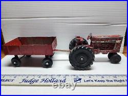 Vintage ERTL International Harvester IH Farmall 656 Tractor W Trailer Red Metal