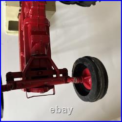 Vintage Ertl 1/16 International Harvester 1456 Original 1970