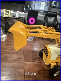 Vintage Ertl Diecast International Harvester Backhoe Loader Tractor/#472/116