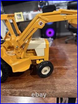 Vintage Ertl Diecast International Harvester Backhoe Loader Tractor/#472/116