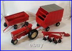 Vintage Ertl Dyersville USA Diecast IH International Harvester Red Farm Tractor