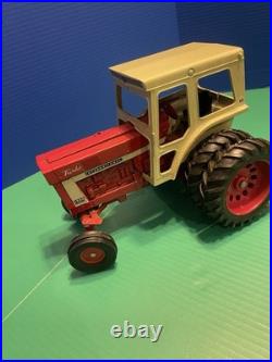 Vintage Ertl International Harvester 1466 Farmall Turbo Tractor 1/16 with Duals