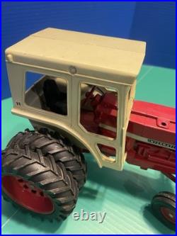 Vintage Ertl International Harvester 1466 Farmall Turbo Tractor 1/16 with Duals