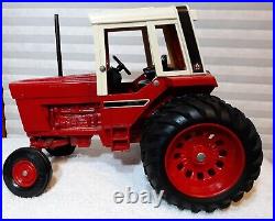 Vintage Ertl International Harvester 1/16 Toy Tractor with Gravity Grain Wagon