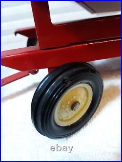 Vintage Ertl International Harvester 1/16 Toy Tractor with Gravity Grain Wagon