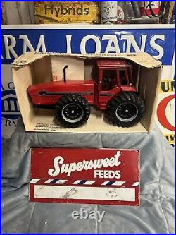 Vintage Ertl International Harvester 6388 2+2 4WD Tractor 116 Scale