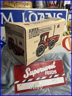 Vintage Ertl International Harvester 6388 2+2 4WD Tractor 116 Scale