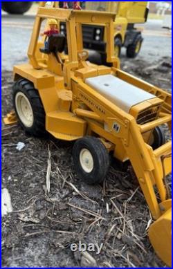 Vintage Ertl International Harvester Tractor Loader Backhoe #472 116 Scale