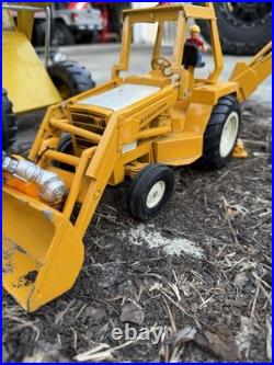 Vintage Ertl International Harvester Tractor Loader Backhoe #472 116 Scale