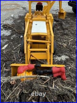Vintage Ertl International Harvester Tractor Loader Backhoe #472 116 Scale