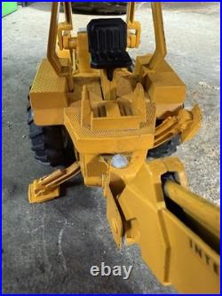 Vintage Ertl International Harvester Tractor Loader Backhoe #472 116 Scale