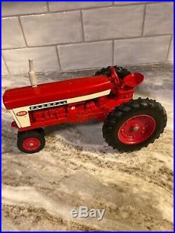 Vintage IH 560 Farmall International Farm Toy Tractor McCormick