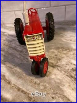 Vintage IH 560 Farmall International Farm Toy Tractor McCormick