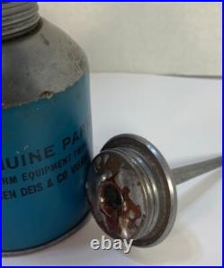 Vintage IH INTERNATIONAL HARVESTER Thumb Oiler Oil Can MADE IN USA Tractor