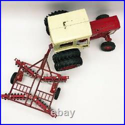 Vintage IH International Harvester 1466 Tractor & 4 Roller Disc ERTL 1/16 Scale