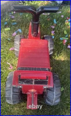 Vintage IH International Harvester 2+2 ERTL Red Tractor Ride On Toy RARE