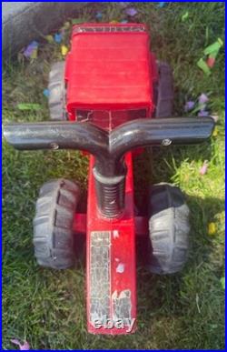 Vintage IH International Harvester 2+2 ERTL Red Tractor Ride On Toy RARE