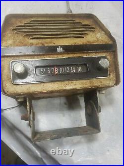 Vintage INTERNATIONAL HARVESTER Tractor Fender Mount AM Radio Restore / Parts