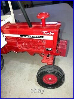 Vintage International 1256 Tractor 1/16 Scale Ih Ertl Cab Duals