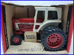 Vintage International Farmall 1466 Tractor With Duals And Cab 1/16 Scale By Ertl