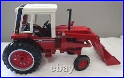 Vintage International Harvester #986 Diecast Body Front Loader Tractor Very Nice