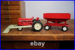 Vintage International Harvester ERTL Metal Loader Tractor Farm toy 1/16 Trailer Vintage International Harvester ERTL Metal Loader Tractor Farm toy 1/16 Trailer