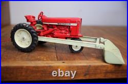 Vintage International Harvester ERTL Metal Loader Tractor Farm toy 1/16 Trailer