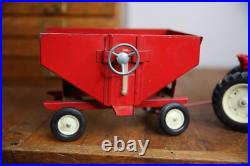 Vintage International Harvester ERTL Metal Loader Tractor Farm toy 1/16 Trailer