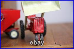 Vintage International Harvester ERTL Metal Loader Tractor Farm toy 1/16 Trailer